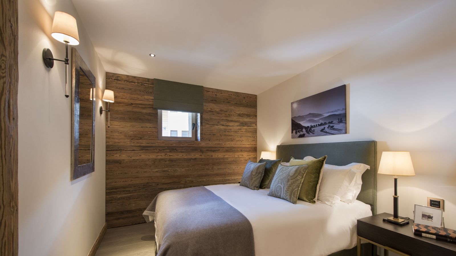Luxury-ski-chalet-Falcon Penthouse-oxford-ski  Bedroom.jpg