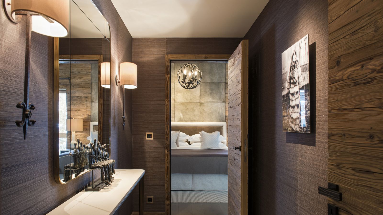 Luxury-ski-chalet-Falcon Penthouse-oxford-ski  Bedroom 3.jpg