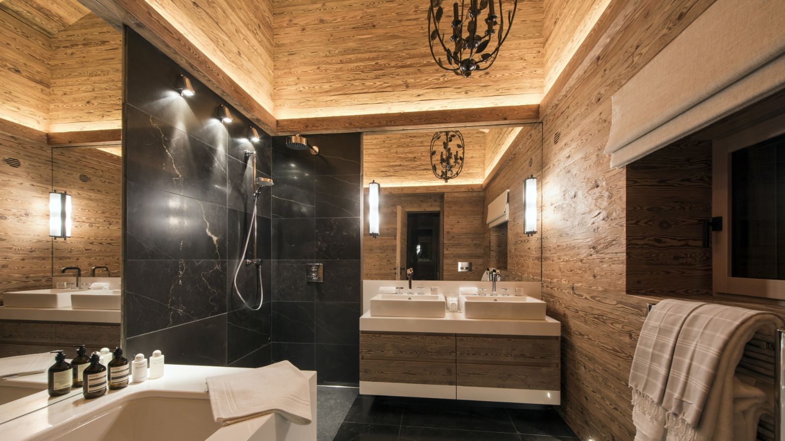 Luxury-ski-chalet-Falcon Penthouse-oxford-ski  Bathroom 5.jpg