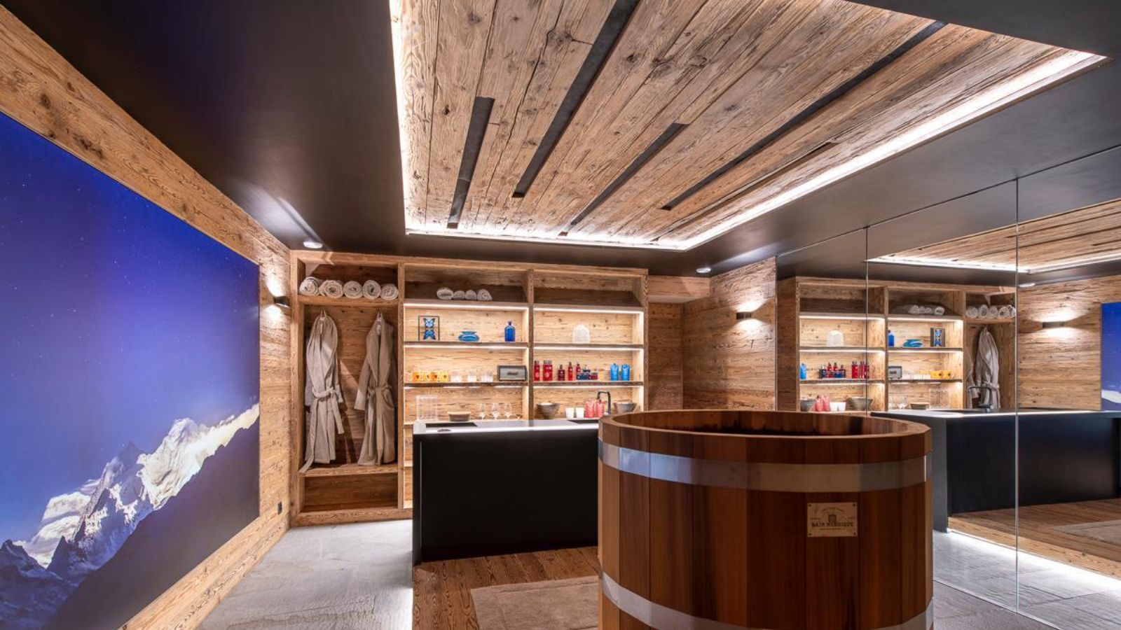 Luxury-ski-chalet-Falcon Penthouse-oxford-ski  Spa area 2.jpg