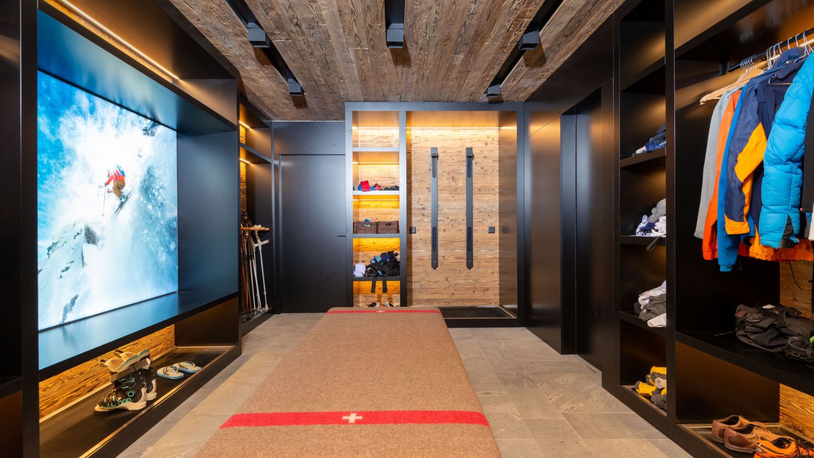 Luxury-ski-chalet-Falcon Penthouse-oxford-ski  Ski Room.jpg