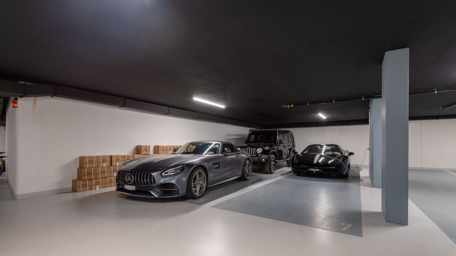 Luxury-ski-chalet-Falcon Penthouse-oxford-ski  Parking.jpg