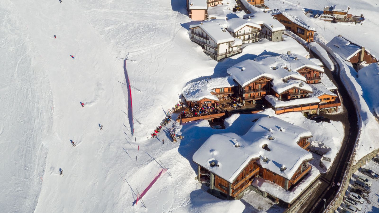 Luxury-Ski-Hotel-principe-delle-nevi-cervinia-Oxford-Ski-Exterior.jpg