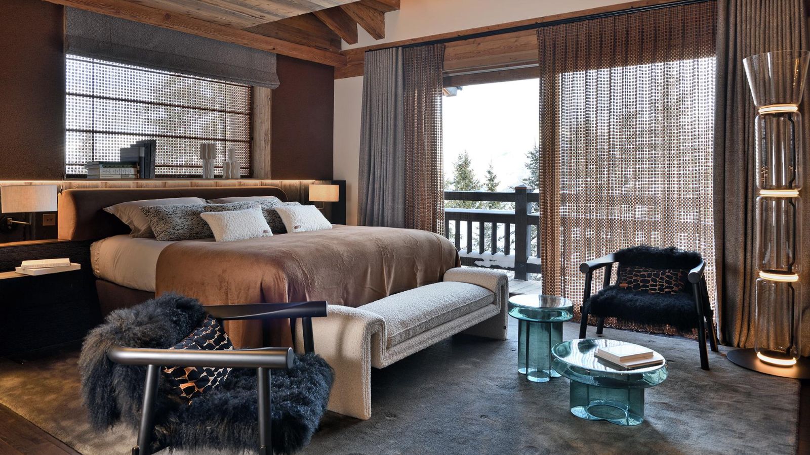 Luxury-Ski-Chalet-Courchevel-1850-Chalet-Yin-&-Yang-Oxford-Ski-Bedroom (2).jpg