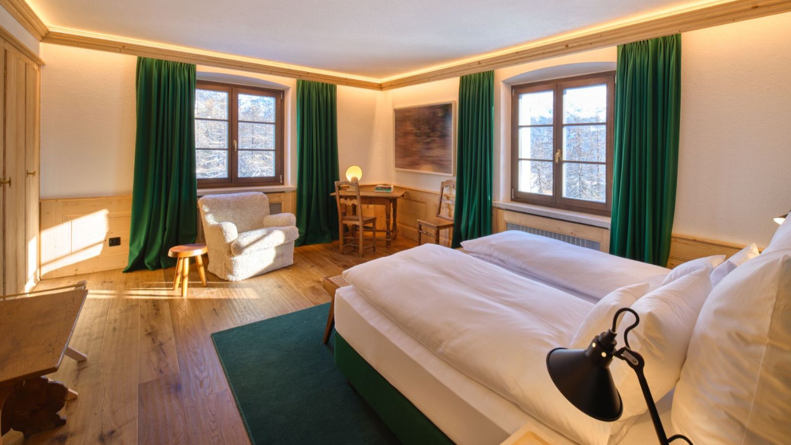 Luxury-ski-chalet-Chesa Bellaria-oxford-ski Bedroom  5.jpg