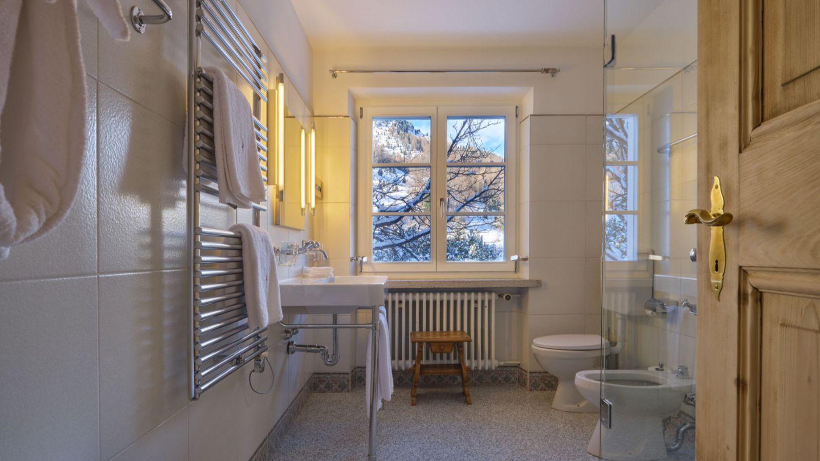 Luxury-ski-chalet-Chesa Bellaria-oxford-ski Bathroom 6.jpg