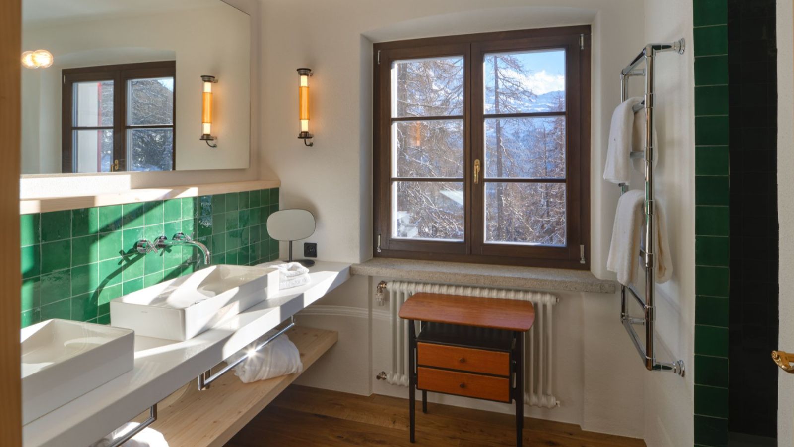 Luxury-ski-chalet-Chesa Bellaria-oxford-ski Bathroom  4.jpg