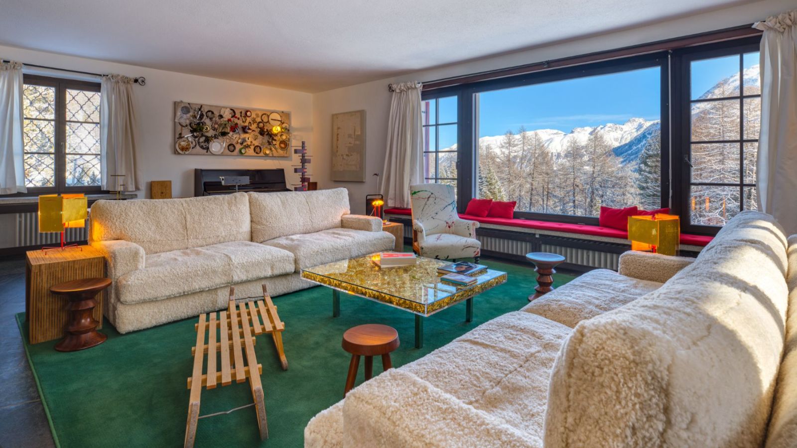 Luxury-ski-chalet-Chesa Bellaria-oxford-ski Lounge.jpg