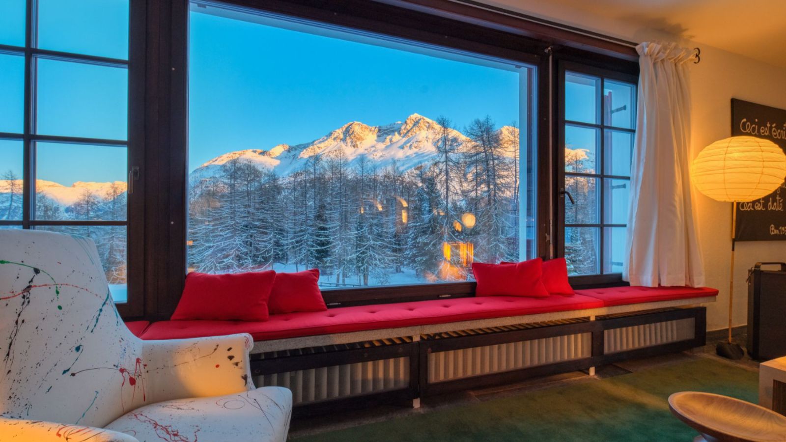 Luxury-ski-chalet-Chesa Bellaria-oxford-ski Living room.jpg