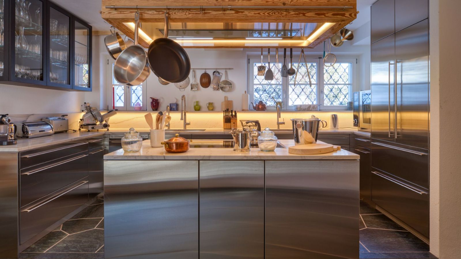 Luxury-ski-chalet-Chesa Bellaria-oxford-ski Kitchen.jpg