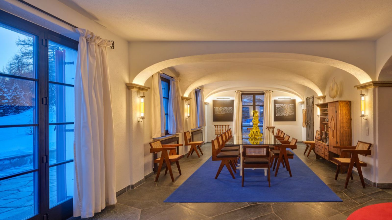 Luxury-ski-chalet-Chesa Bellaria-oxford-ski Dining 2.jpg