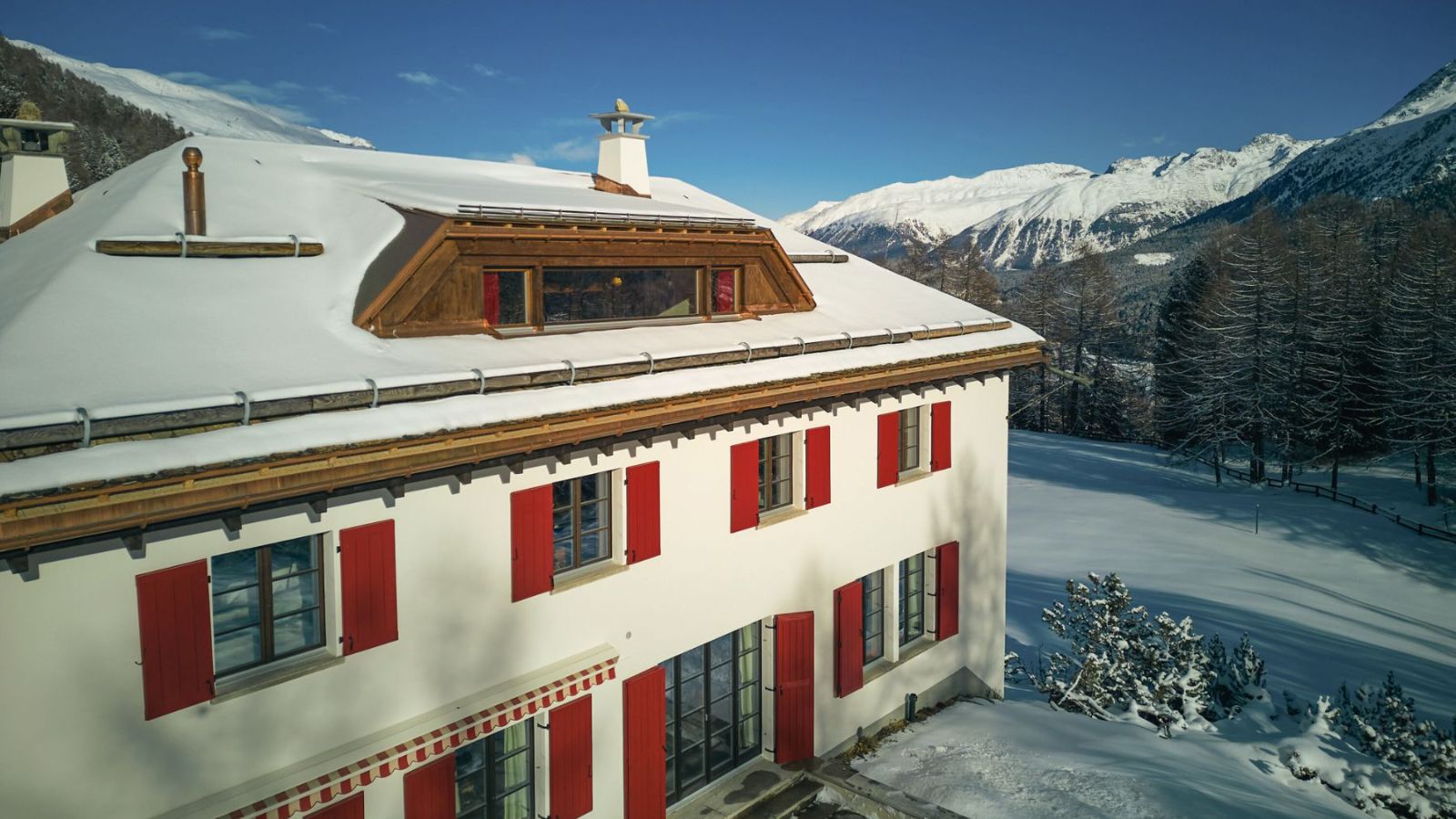 Luxury-ski-chalet-Chesa Bellaria-oxford-ski Chalet outside.jpg