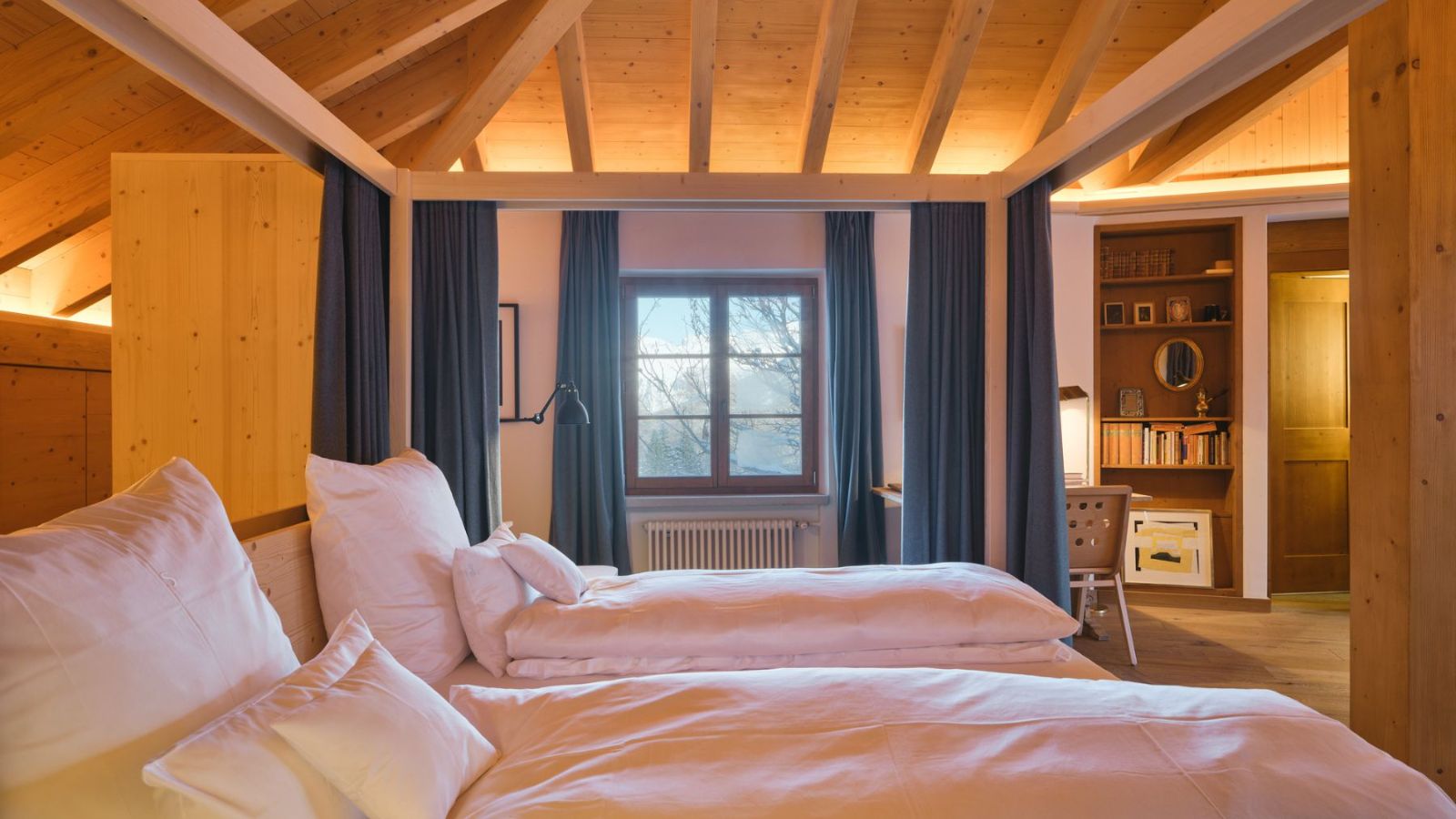 Luxury-ski-chalet-Chesa Bellaria-oxford-ski Bedroom 8.jpg
