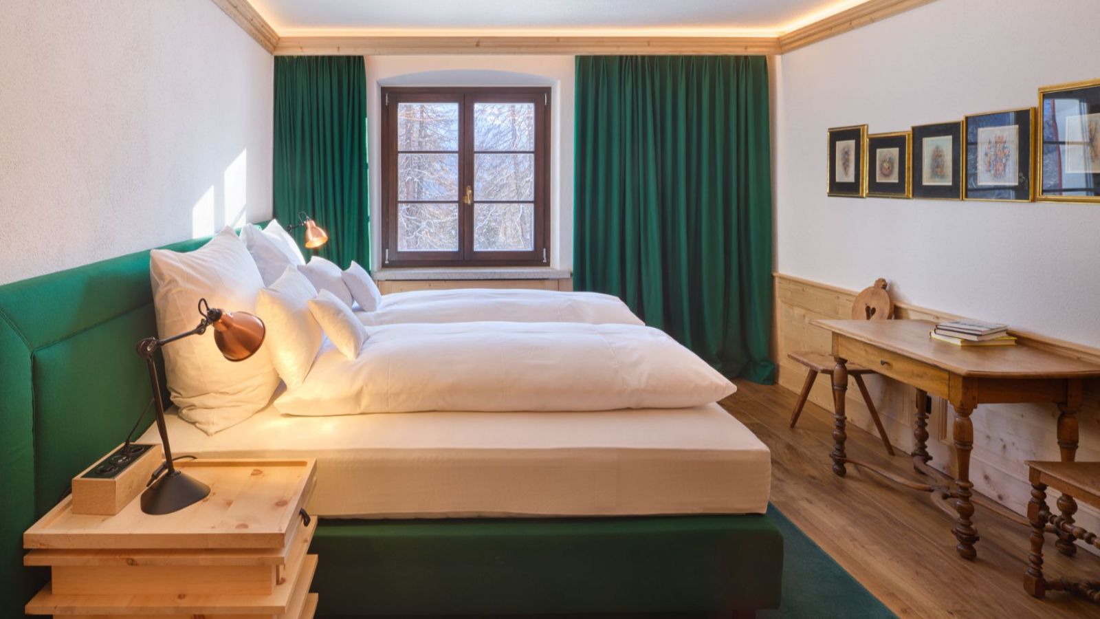 Luxury-ski-chalet-Chesa Bellaria-oxford-ski Bedroom 7.jpg