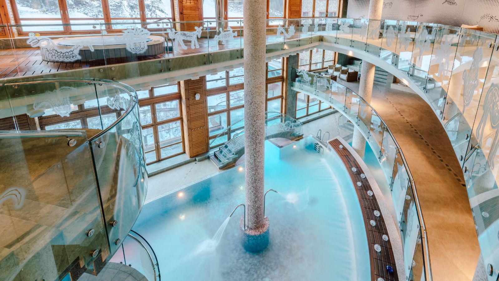 Luxury-ski-chalet-Sport Hotel Hermitage -oxford-ski Spa 2.jpg