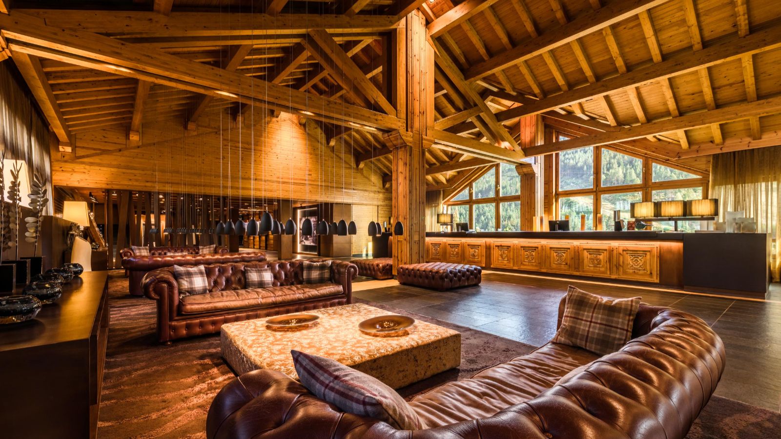 Luxury-ski-chalet-Sport Hotel Hermitage -oxford-ski reception.jpg