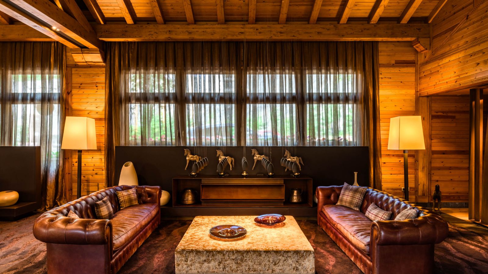 Luxury-ski-chalet-Sport Hotel Hermitage -oxford-ski Lounge.jpg