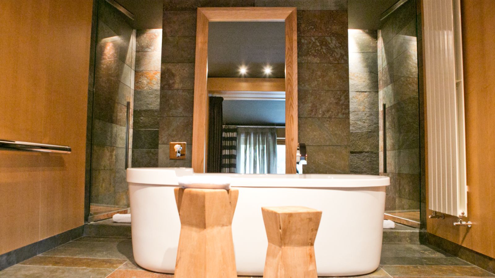 Luxury-ski-chalet-Sport Hotel Hermitage -oxford-ski Bathroom.jpg