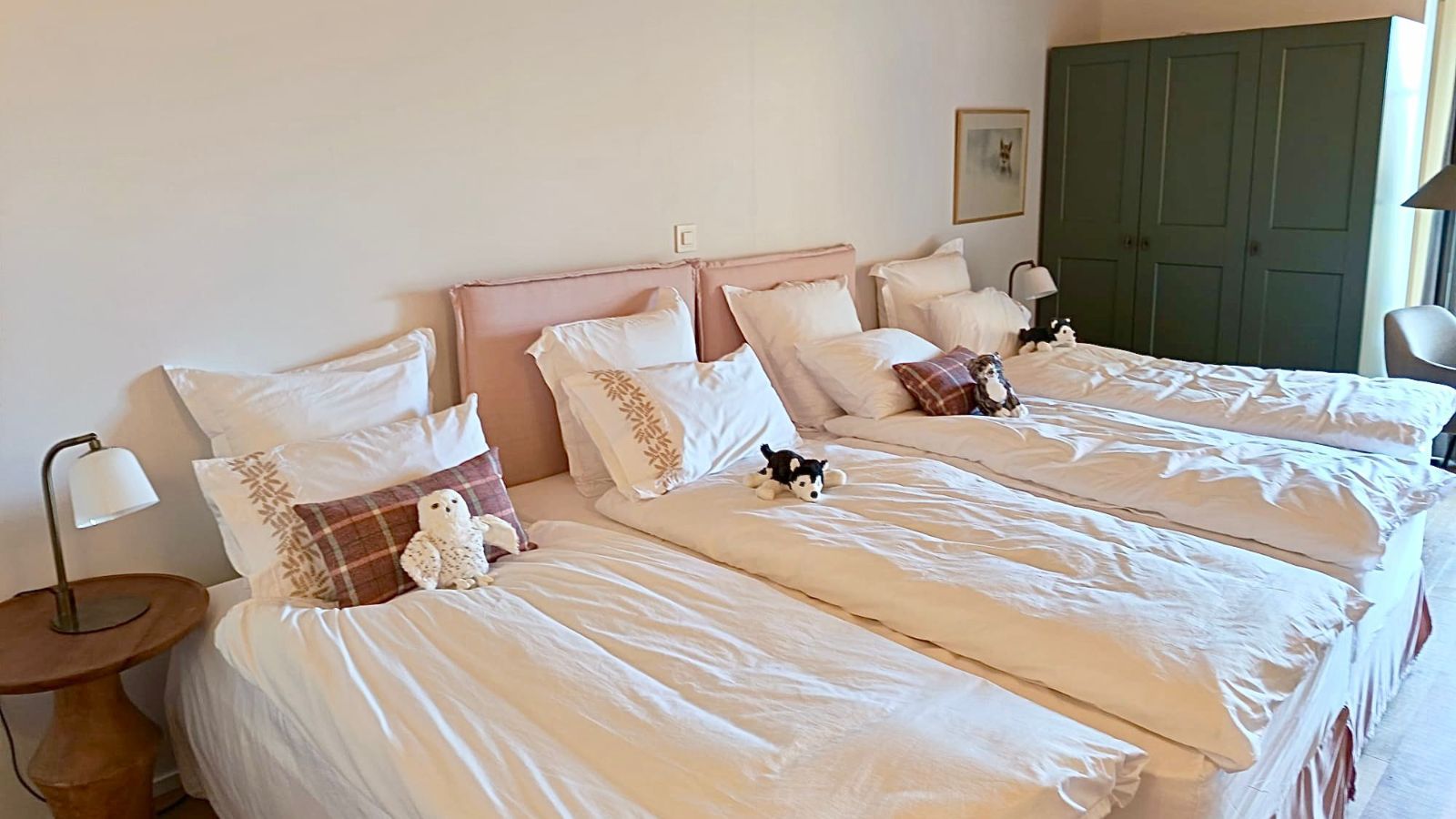 Luxury-ski-chalet-L Tzoumaz Lodge -oxford-skich fam 4 lits 1.jpg