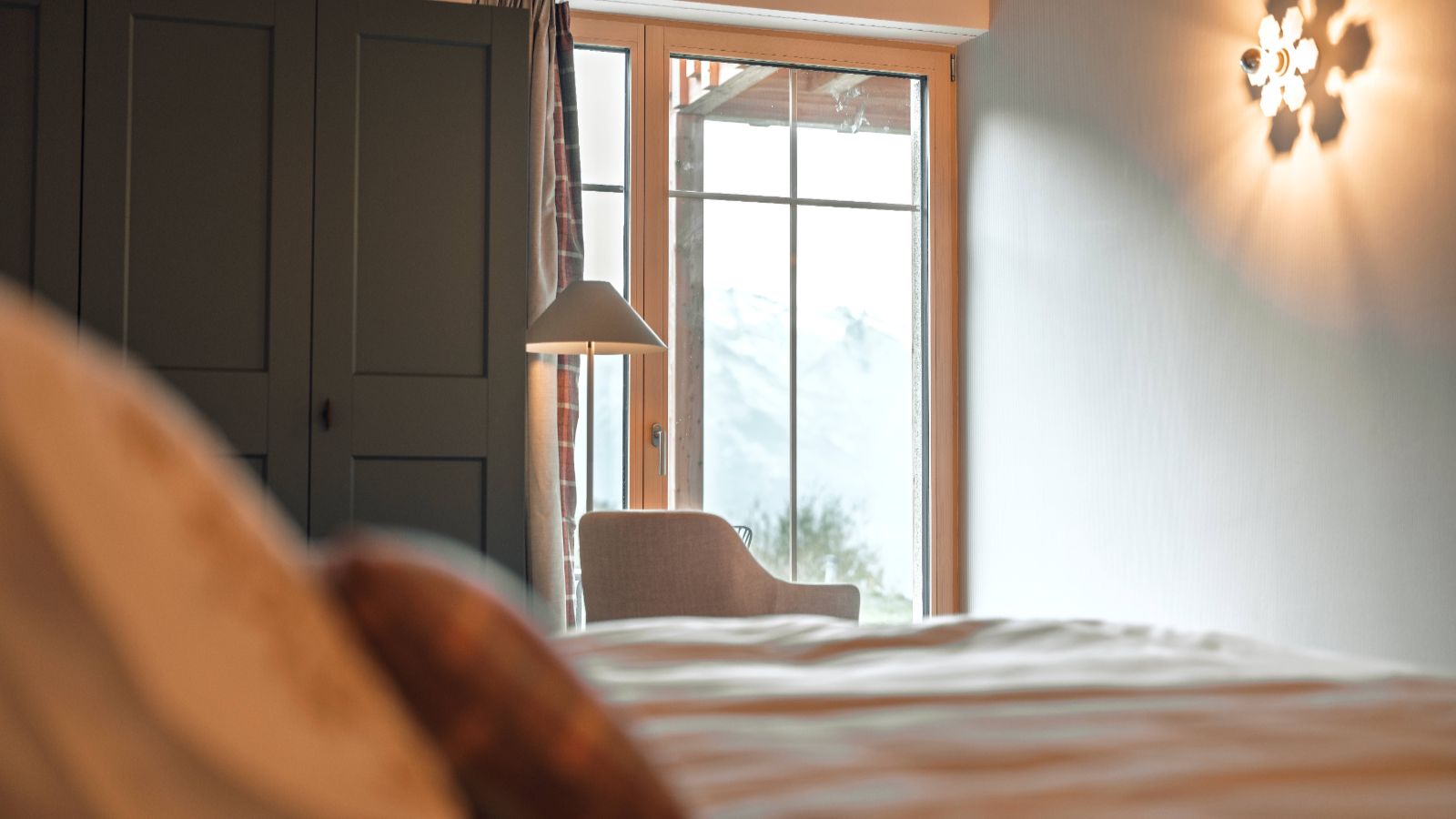 Luxury-ski-chalet-L Tzoumaz Lodge -oxford-ski  fam.jpg