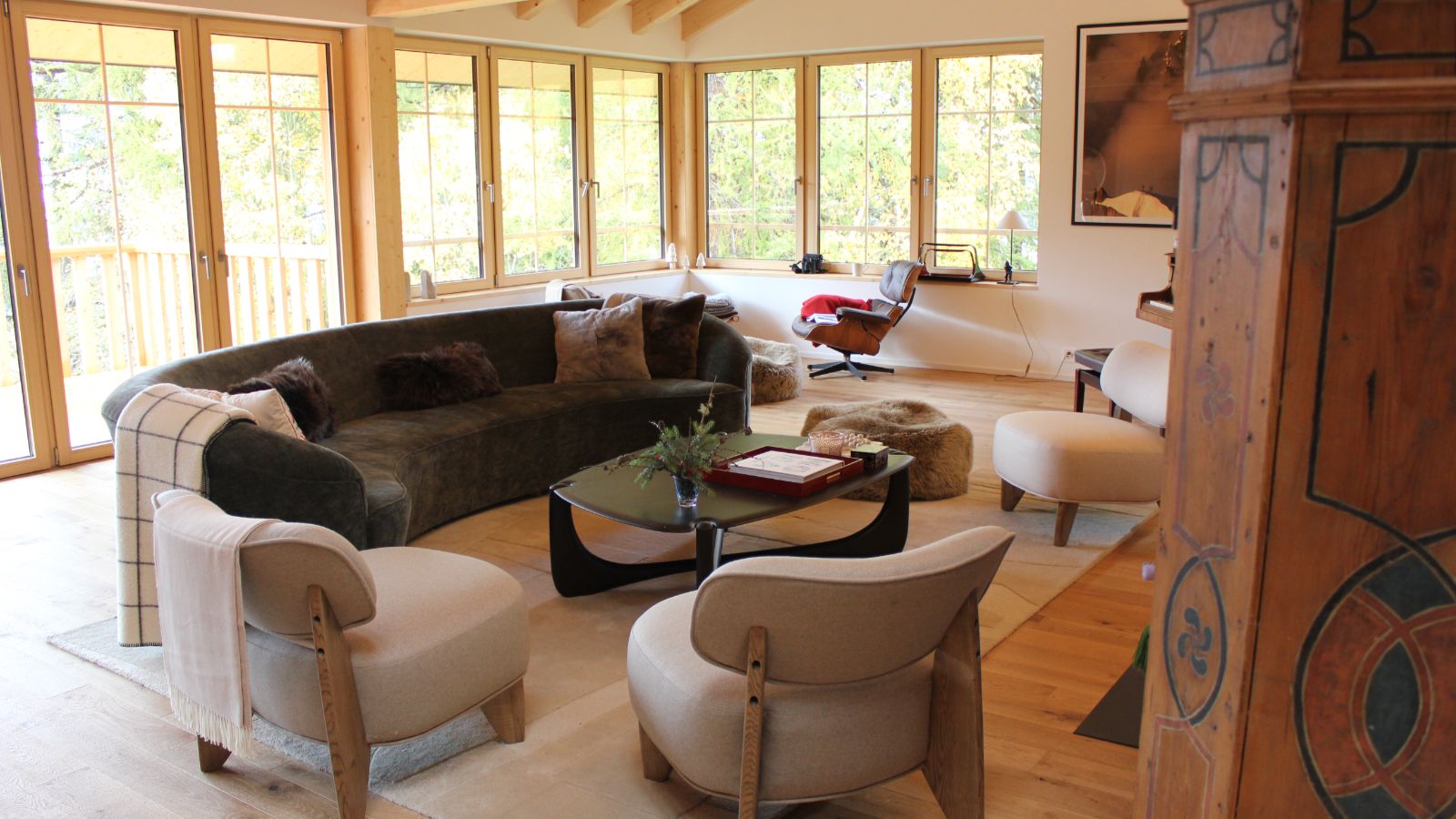 Luxury-ski-chalet-L Tzoumaz Lodge -oxford-ski living room44.JPG