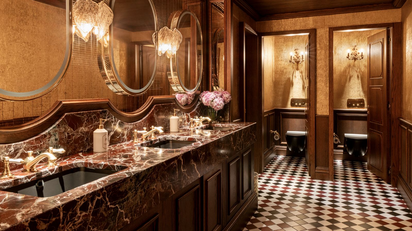 Luxury-Ski-Hotel-Cortina-Ancora-Oxford-Ski-Bathroom (7).JPG