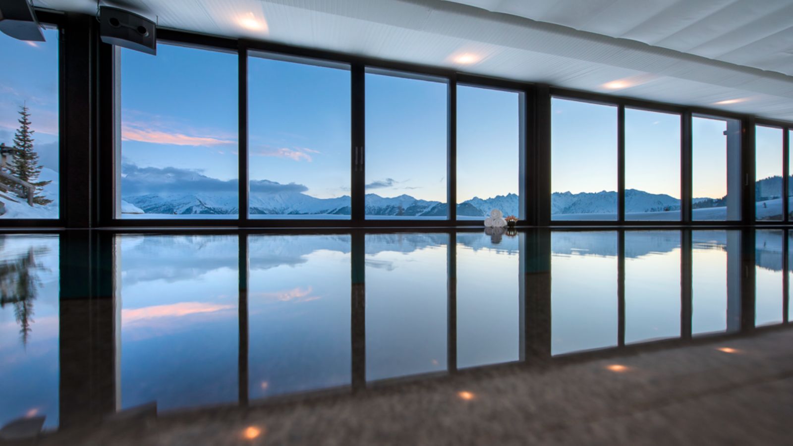 Luxury-ski-chalet-Chalet Peregrine-oxford-ski Pool (4).jpg