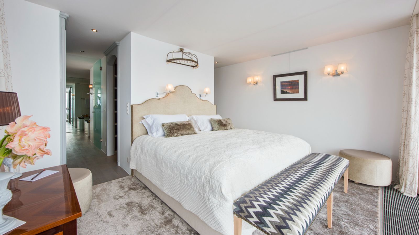 Luxury-ski-chalet-Chalet Peregrine-oxford-ski - Bedroom (2).jpg