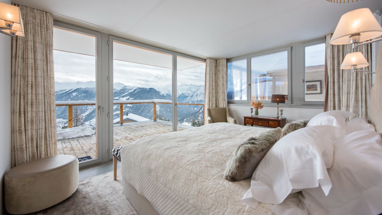 Luxury-ski-chalet-Chalet Peregrine-oxford-ski  Bedroom.jpg