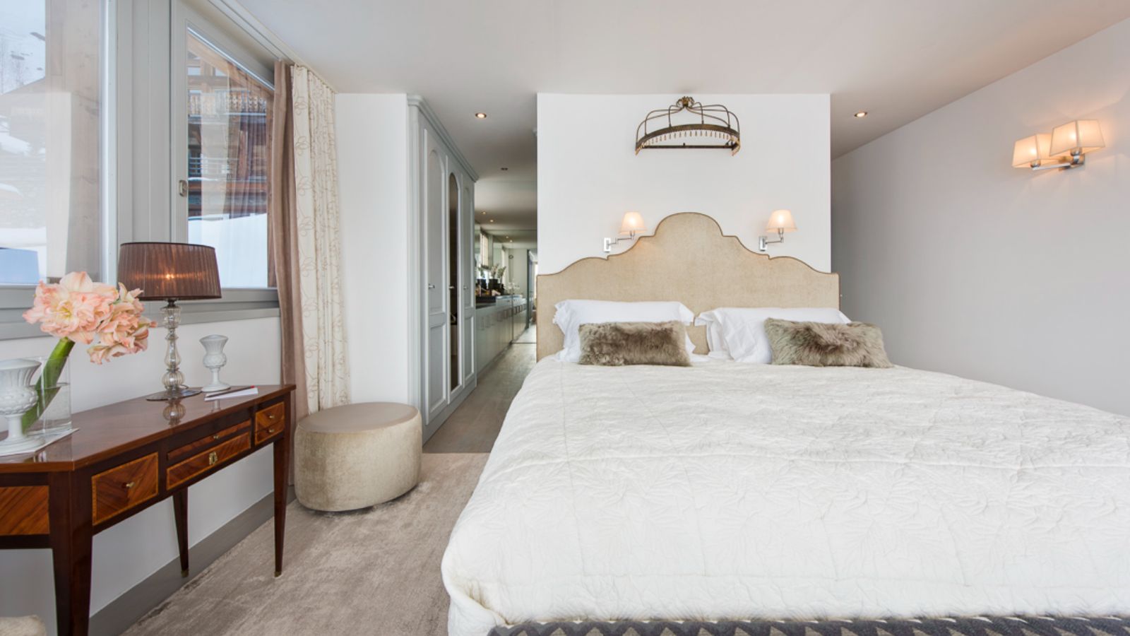 Luxury-ski-chalet-Chalet Peregrine-oxford-ski - Bedroom.jpg