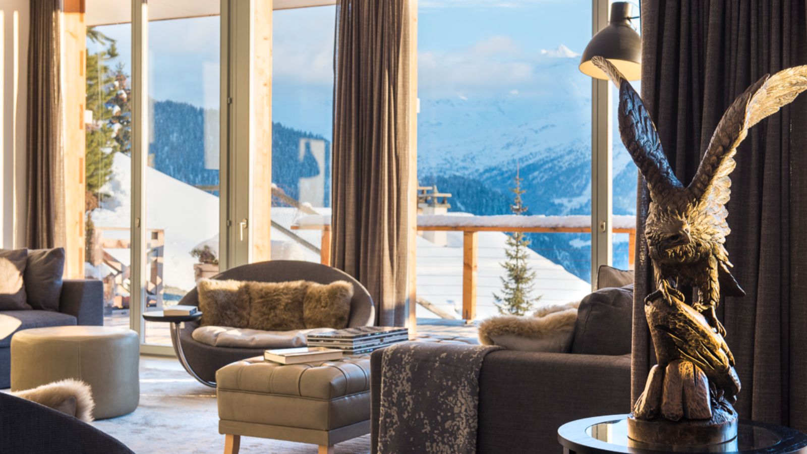 Luxury-ski-chalet-Chalet Peregrine-oxford-ski  Lounge.jpg