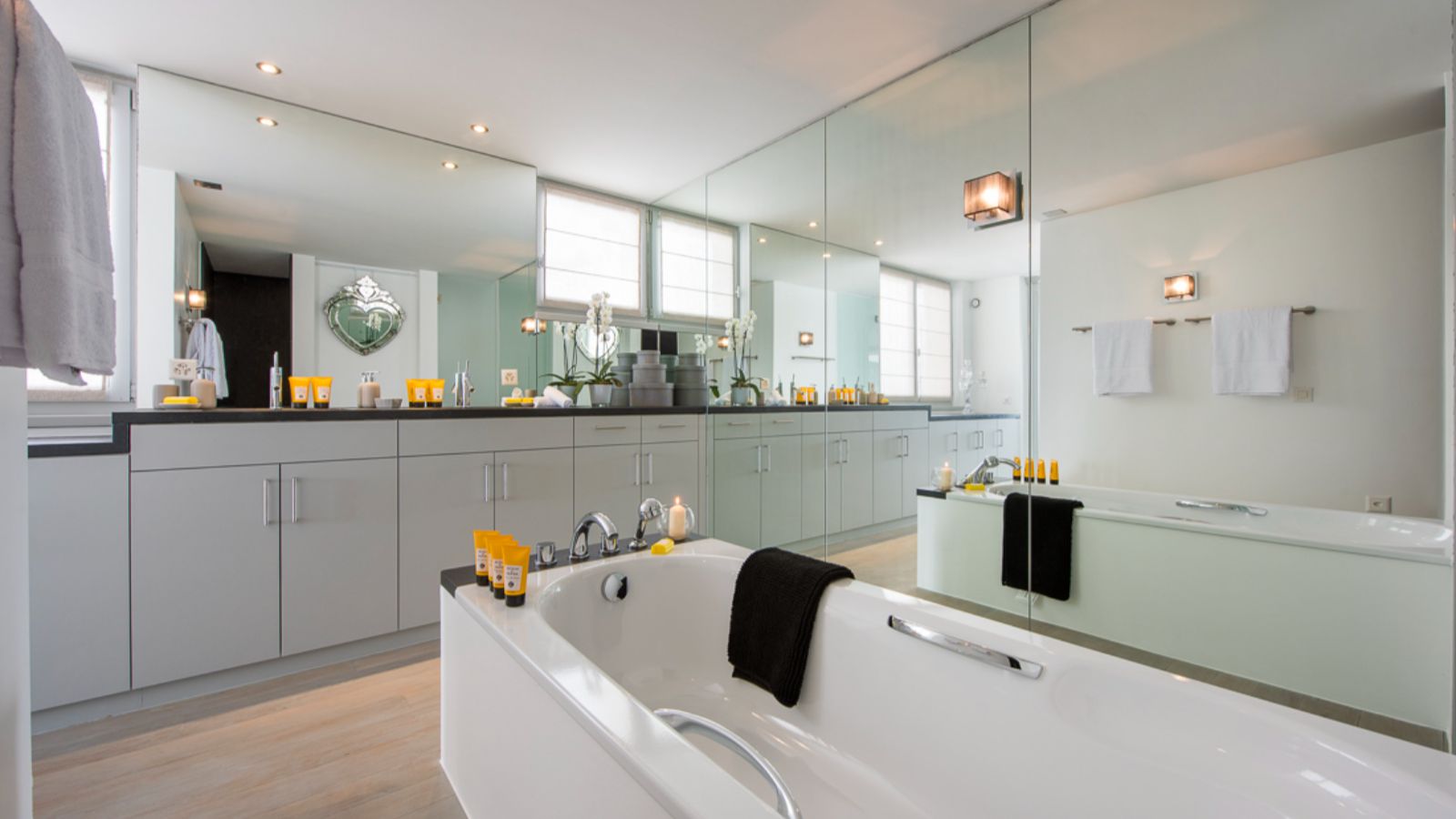 Luxury-ski-chalet-Chalet Peregrine-oxford-ski Bathroom.jpg