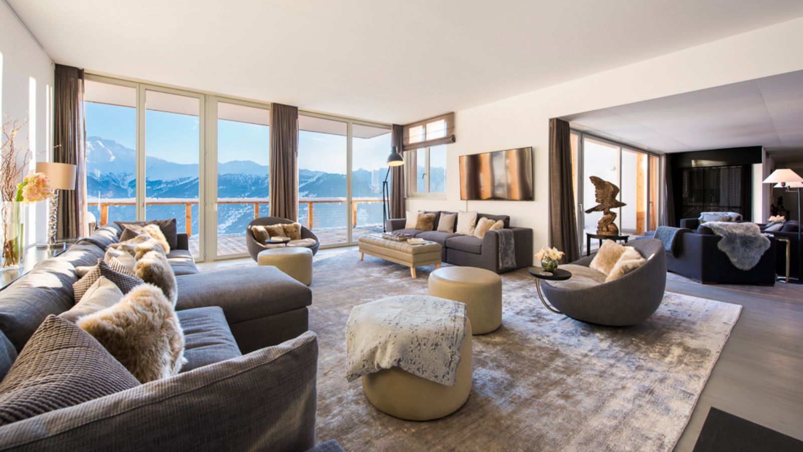 Luxury-ski-chalet-Chalet Peregrine-oxford-ski Lounge area.jpg