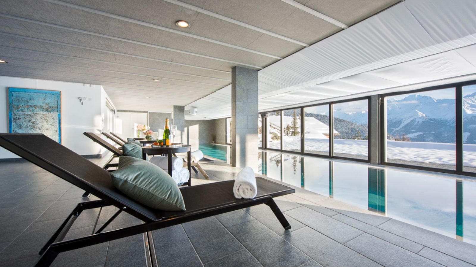 Luxury-ski-chalet-Chalet Peregrine-oxford-ski Pool (2).jpg