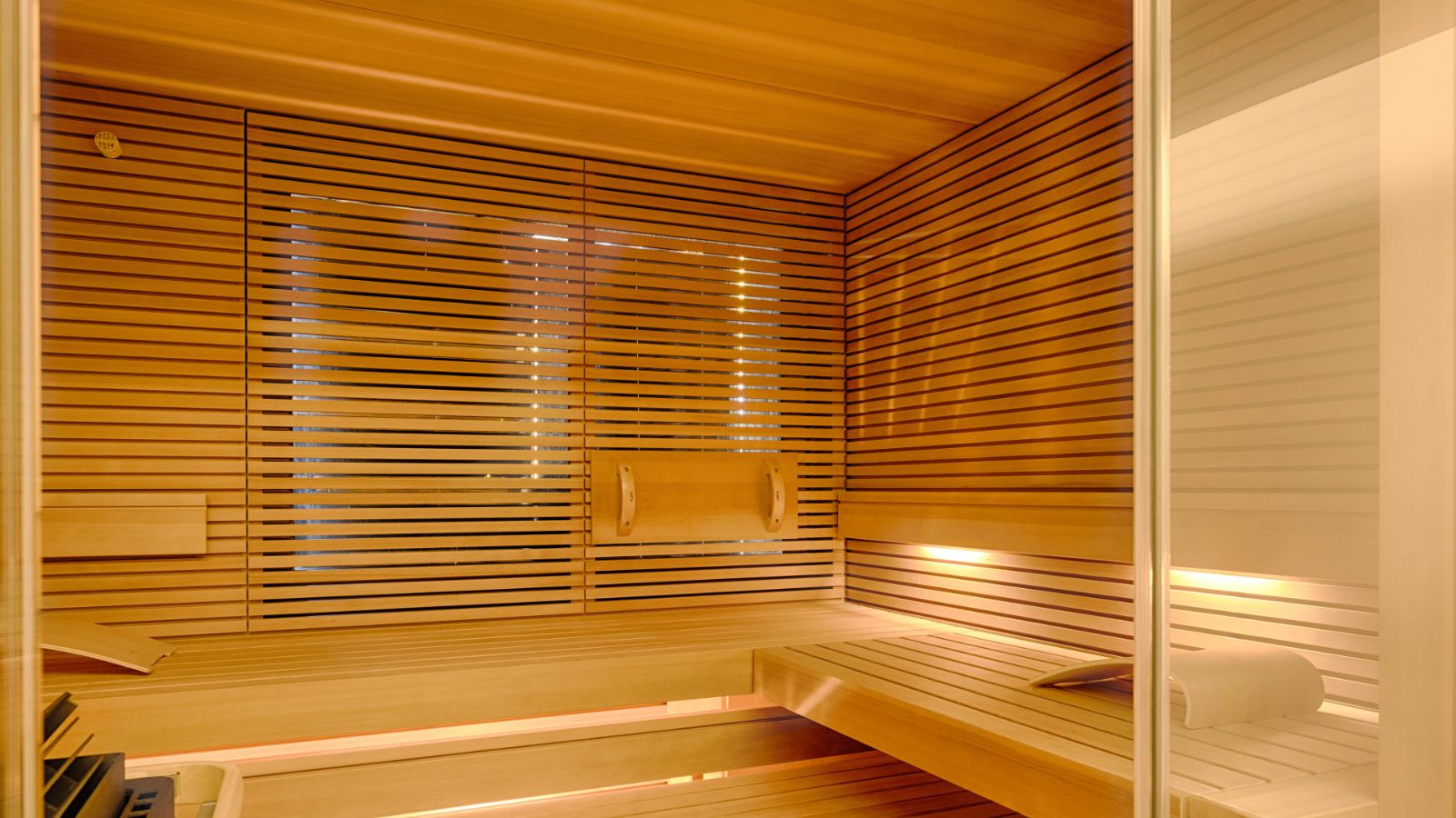 Luxury-ski-chalet-Chalet Kemaura-oxford-ski Sauna.jpg