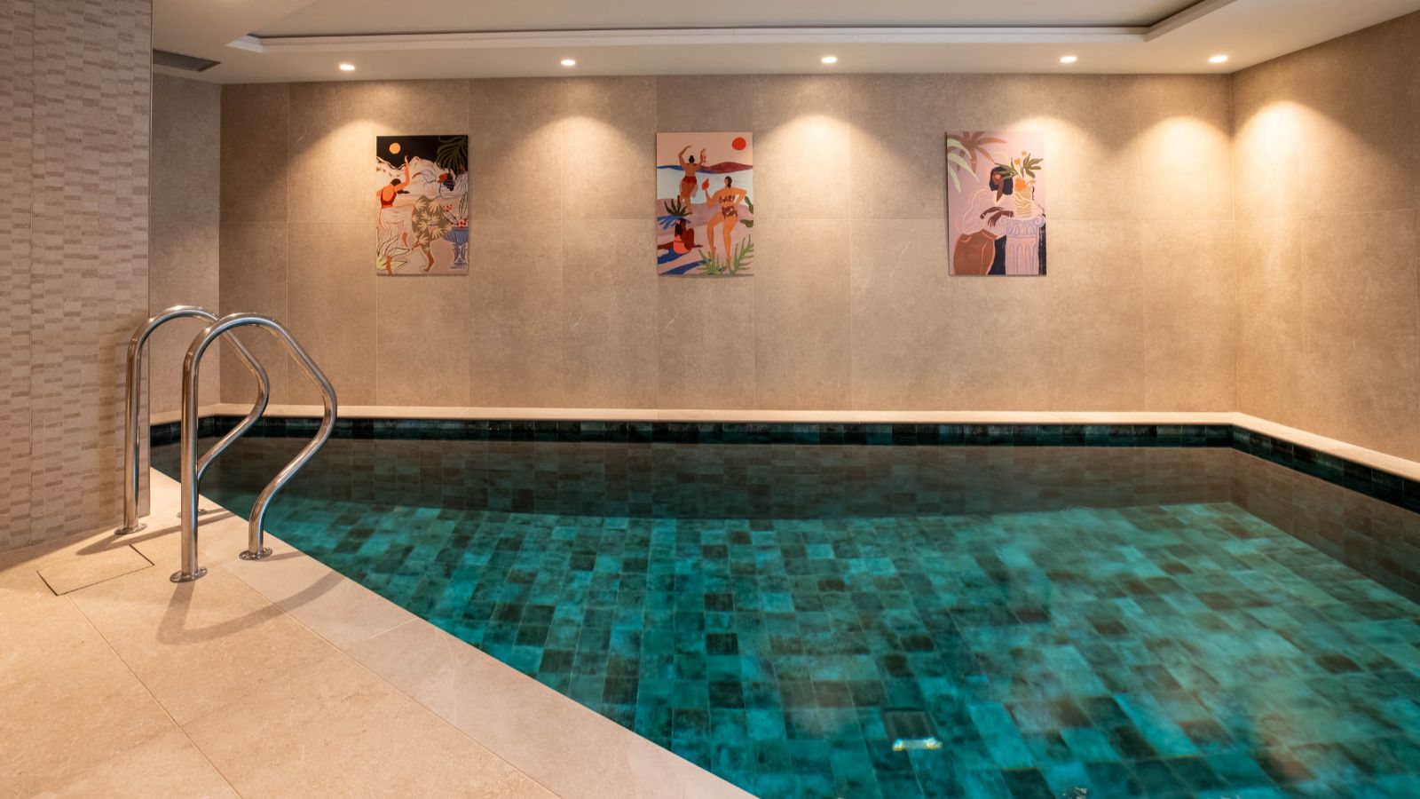 Luxury-ski-chalet-Chalet Yolo -oxford-ski Pool.jpg