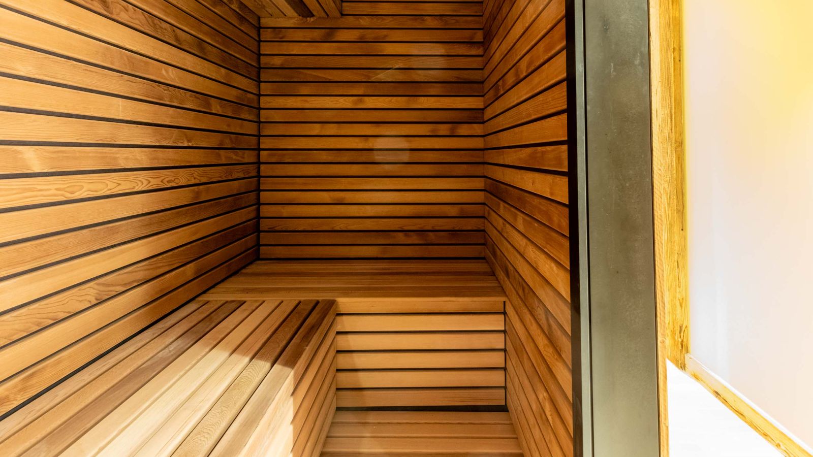 Luxury-ski-chalet-Chalet Yolo -oxford-ski Sauna.jpg