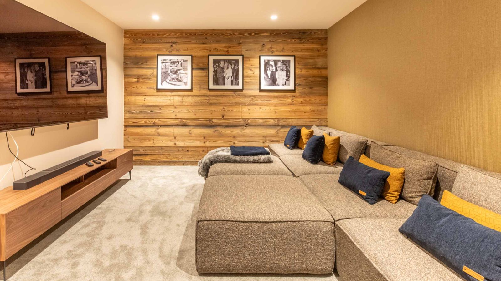 Luxury-ski-chalet-Chalet Yolo -oxford-ski TV room.jpg