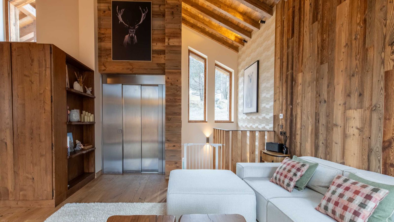 Luxury-ski-chalet-Chalet Yolo -oxford-ski Elevator.jpg