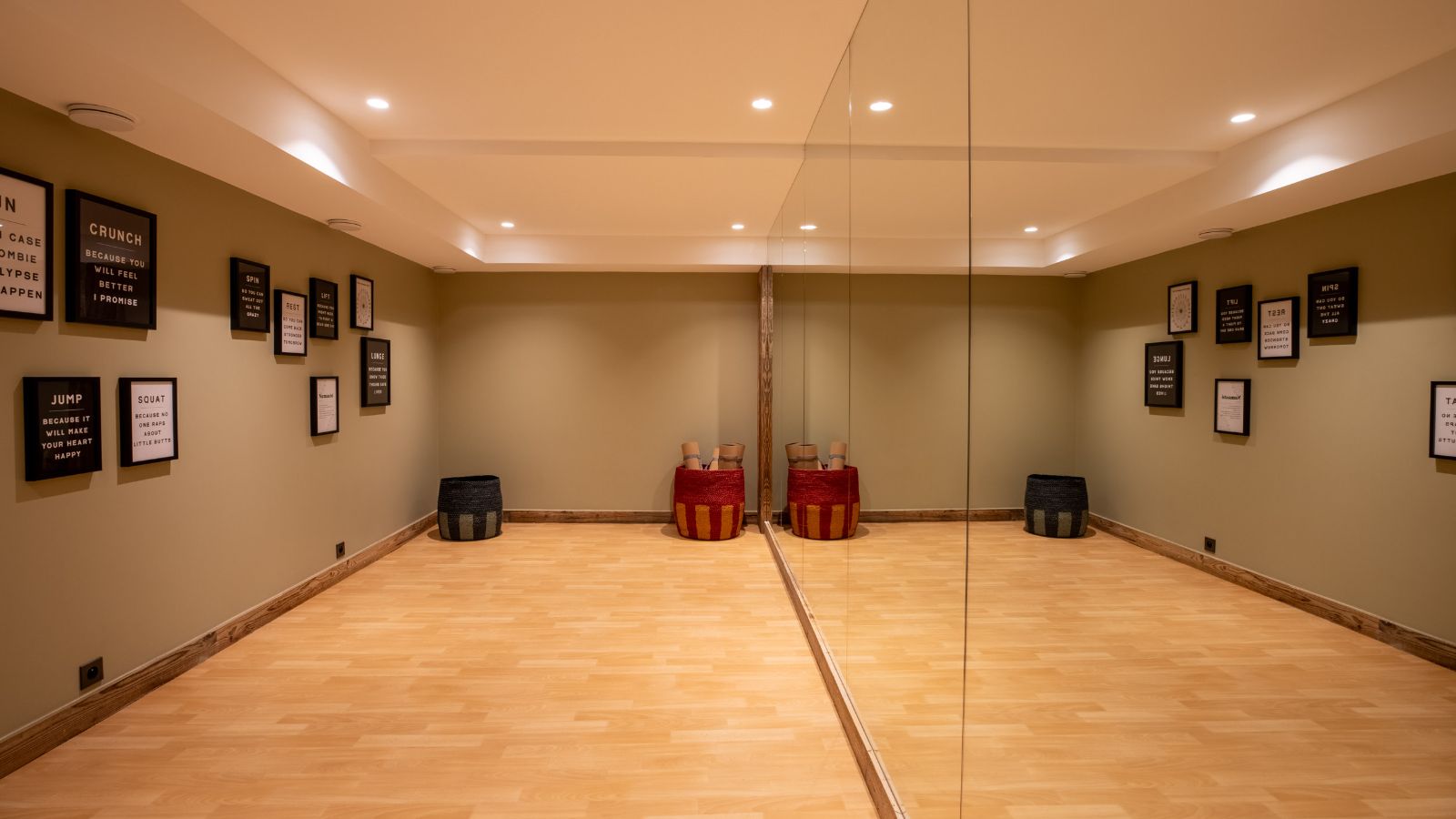 Luxury-ski-chalet-Chalet Yolo -oxford-ski Gen.jpg