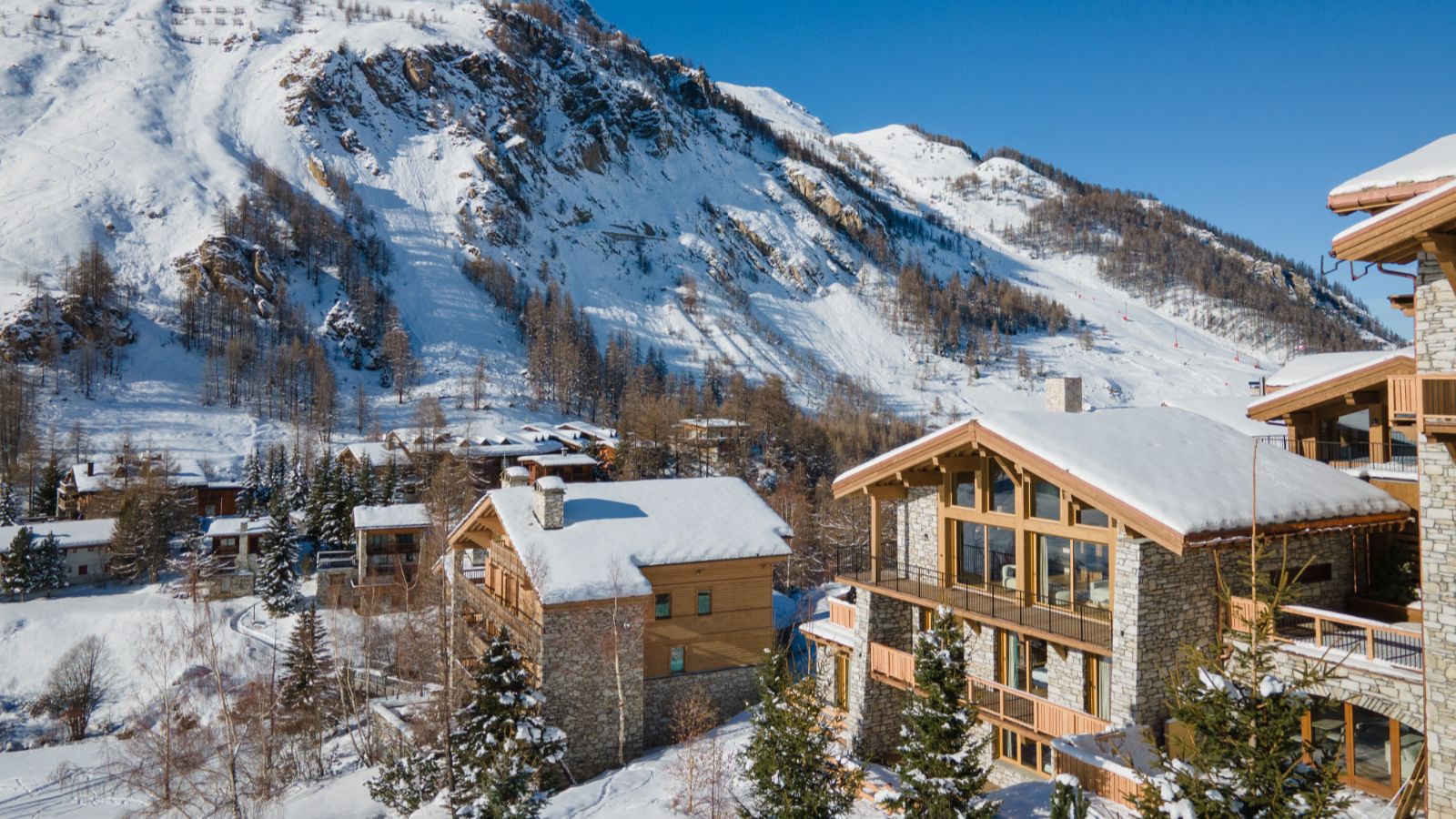 Luxury-ski-chalet-Chalet Marius-oxford-ski Outside.jpg