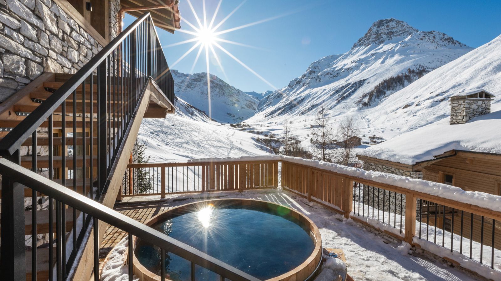 Luxury-ski-chalet-Chalet Marius-oxford-ski Hot tub  (3).jpg