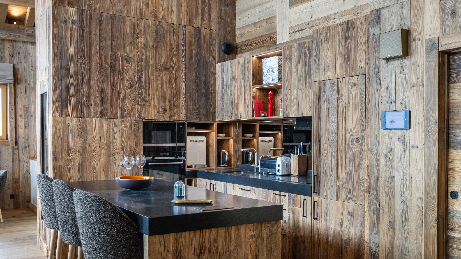 Luxury-ski-chalet-Chalet Marius-oxford-ski Kitchen.jpg