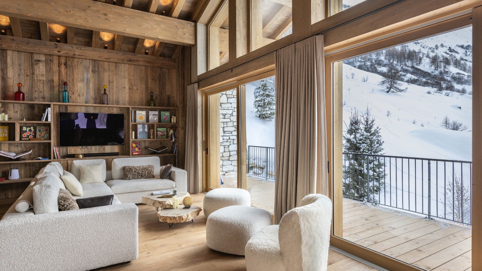 Luxury-ski-chalet-Chalet Marius-oxford-ski Lounge (4).jpg