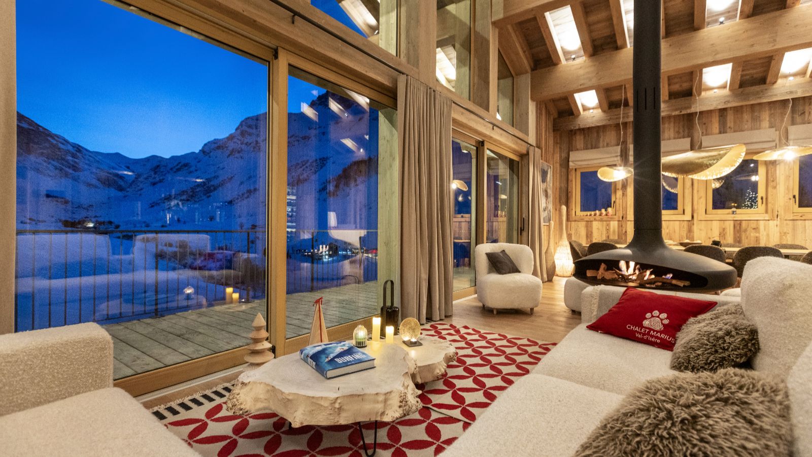 Luxury-ski-chalet-Chalet Marius-oxford-ski Lounge (13).jpg