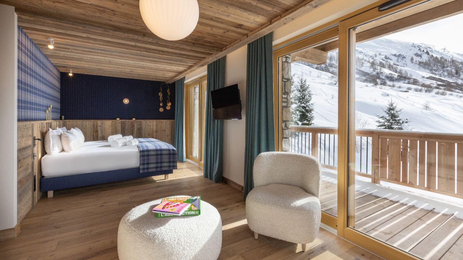 Luxury-ski-chalet-Chalet Marius-oxford-ski Lounge (21).jpg