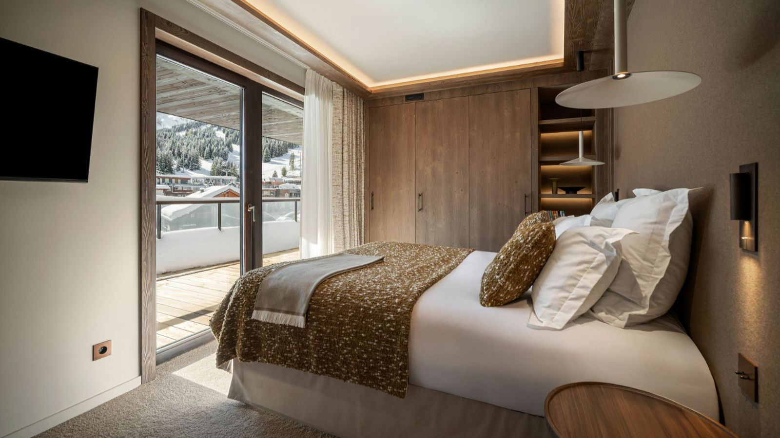 Luxury-Ski-Chalet-Courchevel-1850-Atmosphere-1850-Oxford-Ski-Bedroom (9).jpg