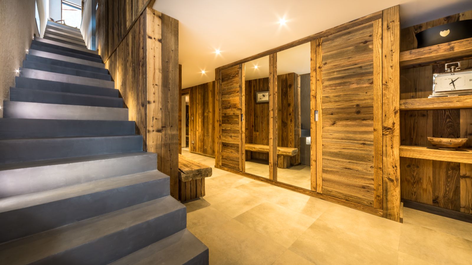 Chalet Kapa Elevation Alps Entrance Hall.jpg