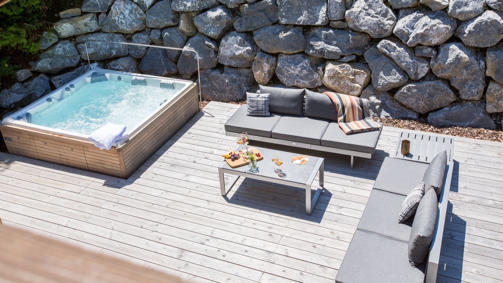 Elevation Alps - Chalet Kapa - Summer Terrace (2).jpg