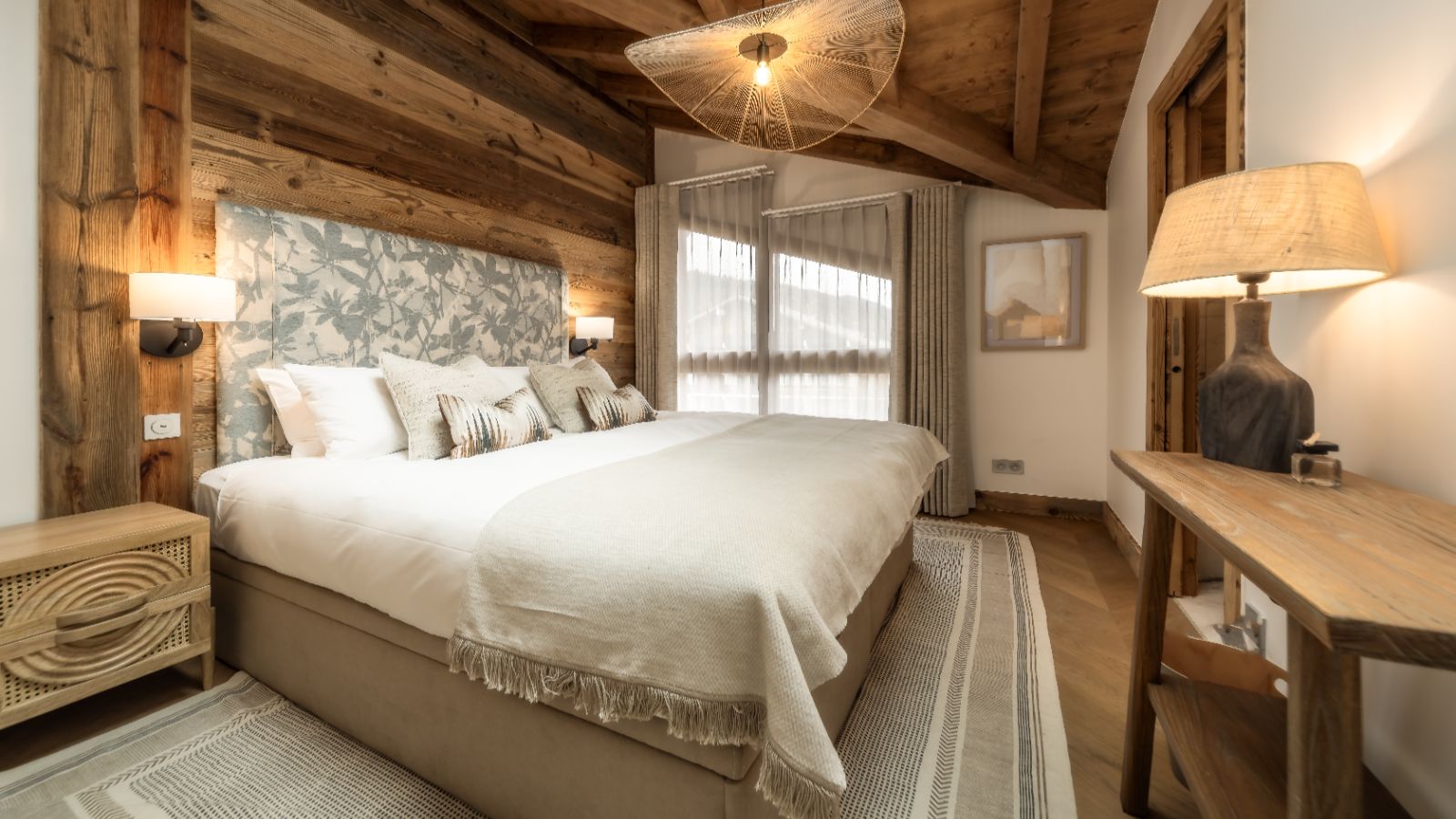 ElevationAlps - Penthouse Snowgum - Bedroom 2.jpg